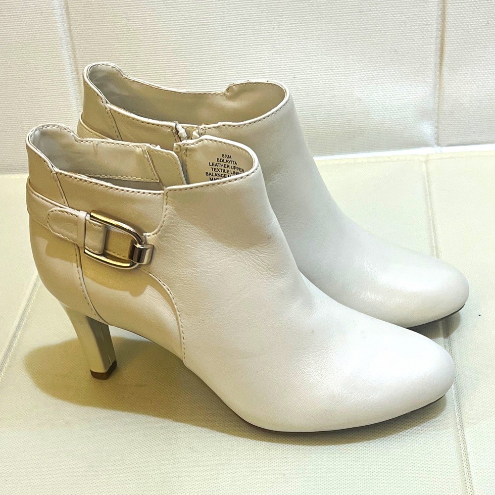 Bandolino BDLAYITA Beige Leather Ankle Bootie Zip Buckle 8.5 M